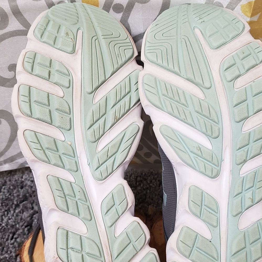 💞Women's Under Armour T-Shoes💞 - Picture 5 of 6